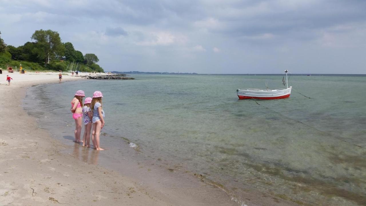 Zum Wohlfuehlen Fuer 4 Erwachsene +1 Kind, Schwimmbad Vor Der Tuer Tiere Erlaubt Sierksdorf Exterior foto